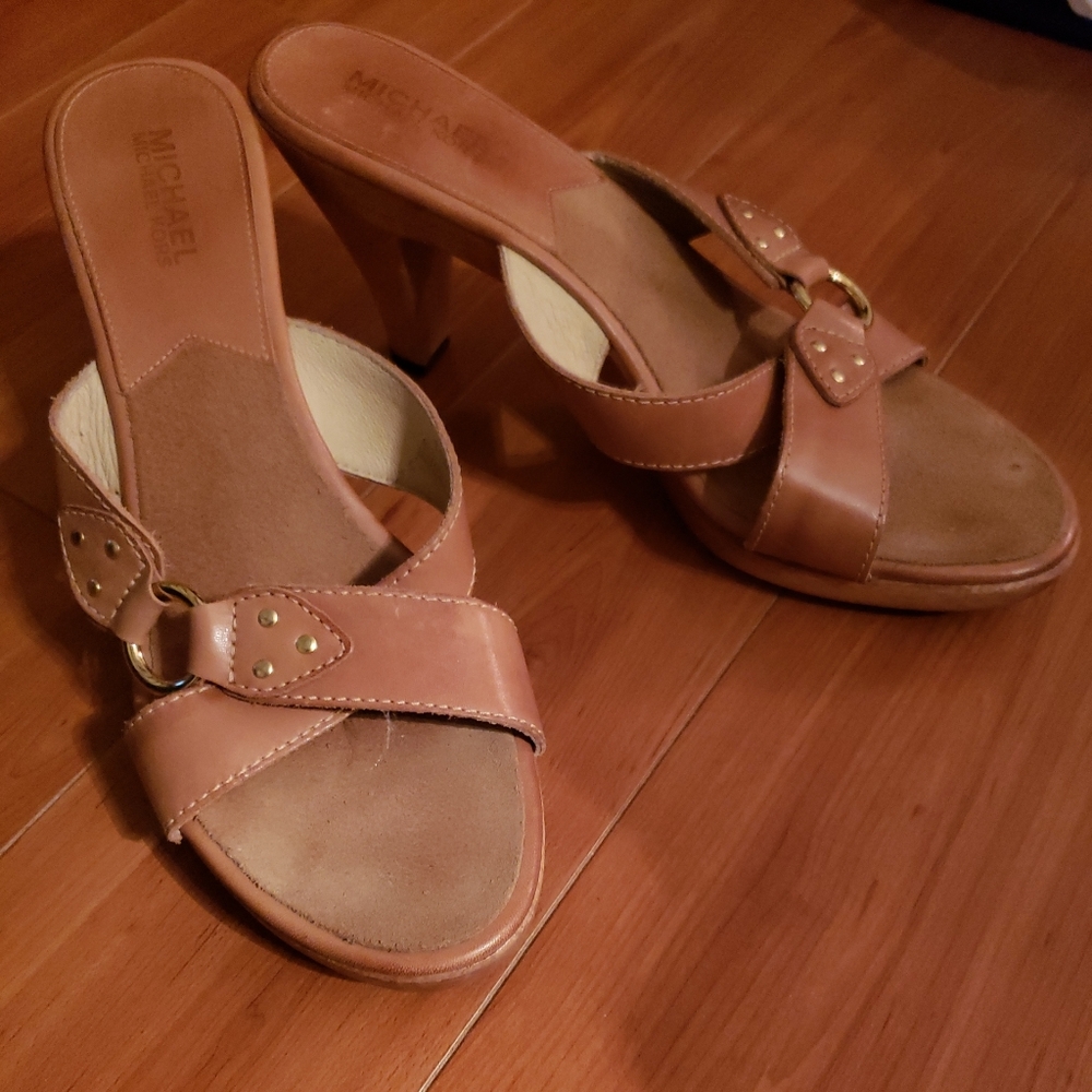 MICHAEL KORS LEATHER WOOD HEEL SLIDE SANDALS